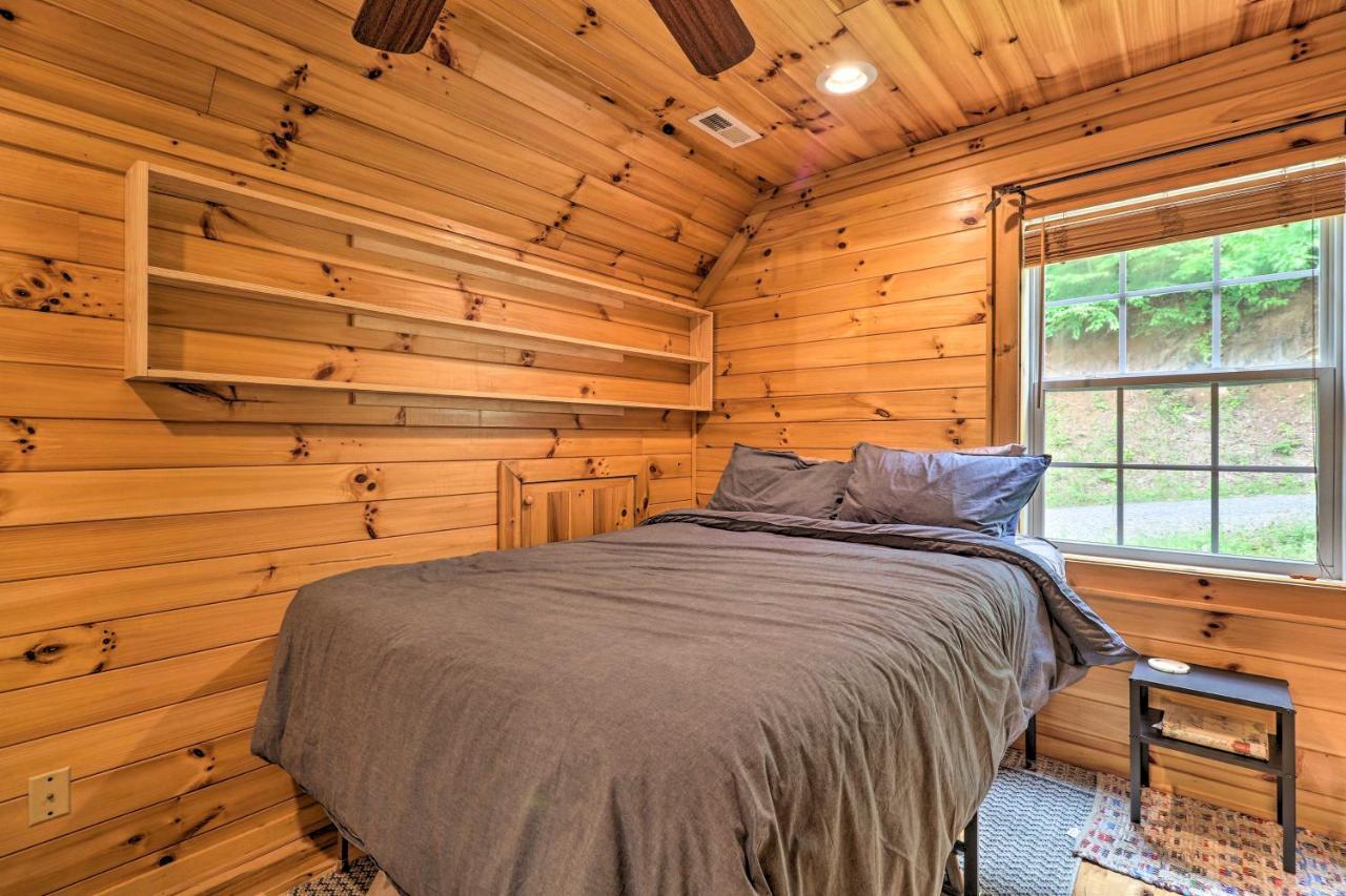 Cozy Boone Cabin With Deck Close To Downtown! Eksteriør bilde