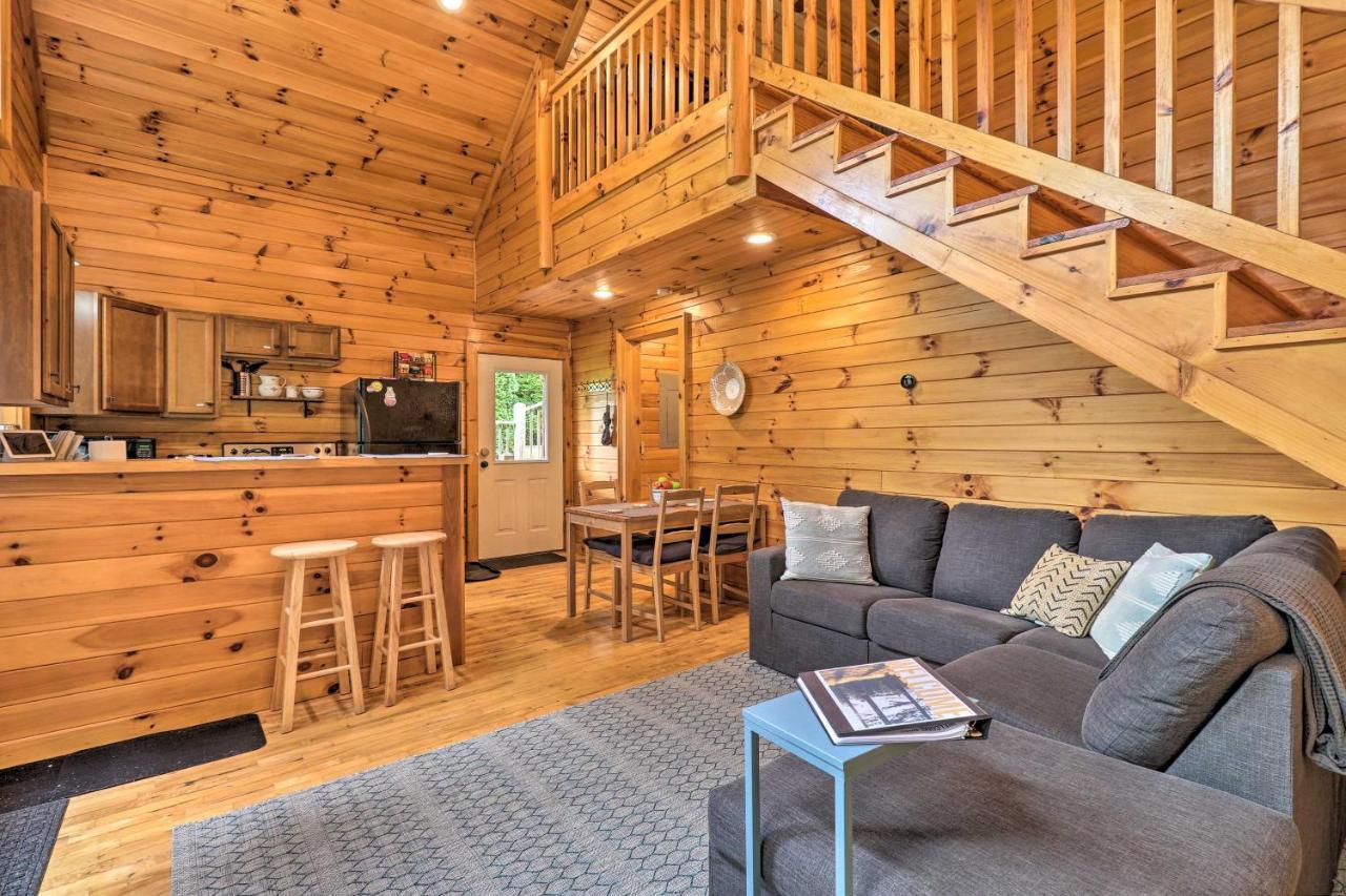 Cozy Boone Cabin With Deck Close To Downtown! Eksteriør bilde