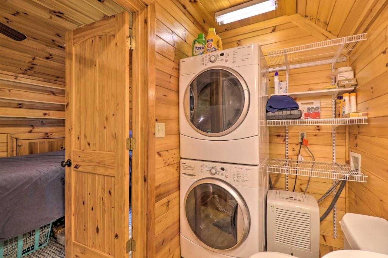 Cozy Boone Cabin With Deck Close To Downtown! Eksteriør bilde